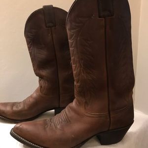 Justin pointy toe cowboy boot size 8.5